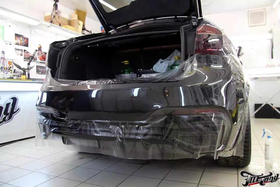 BMW X6. Антигравийная защита обвеса полиуретаном Suntek PPF.